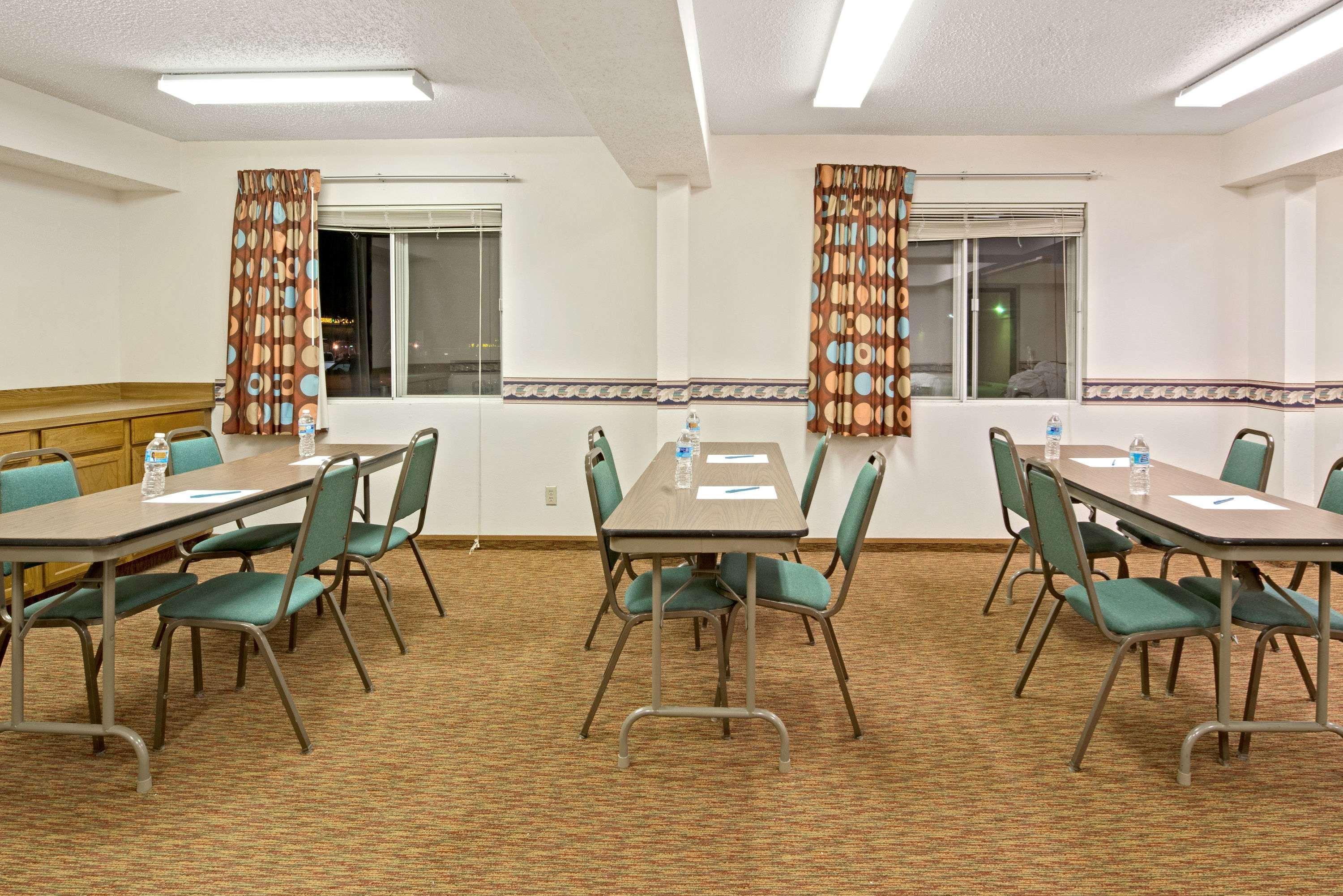 Super 8 By Wyndham Plano/Dallas Area Екстер'єр фото